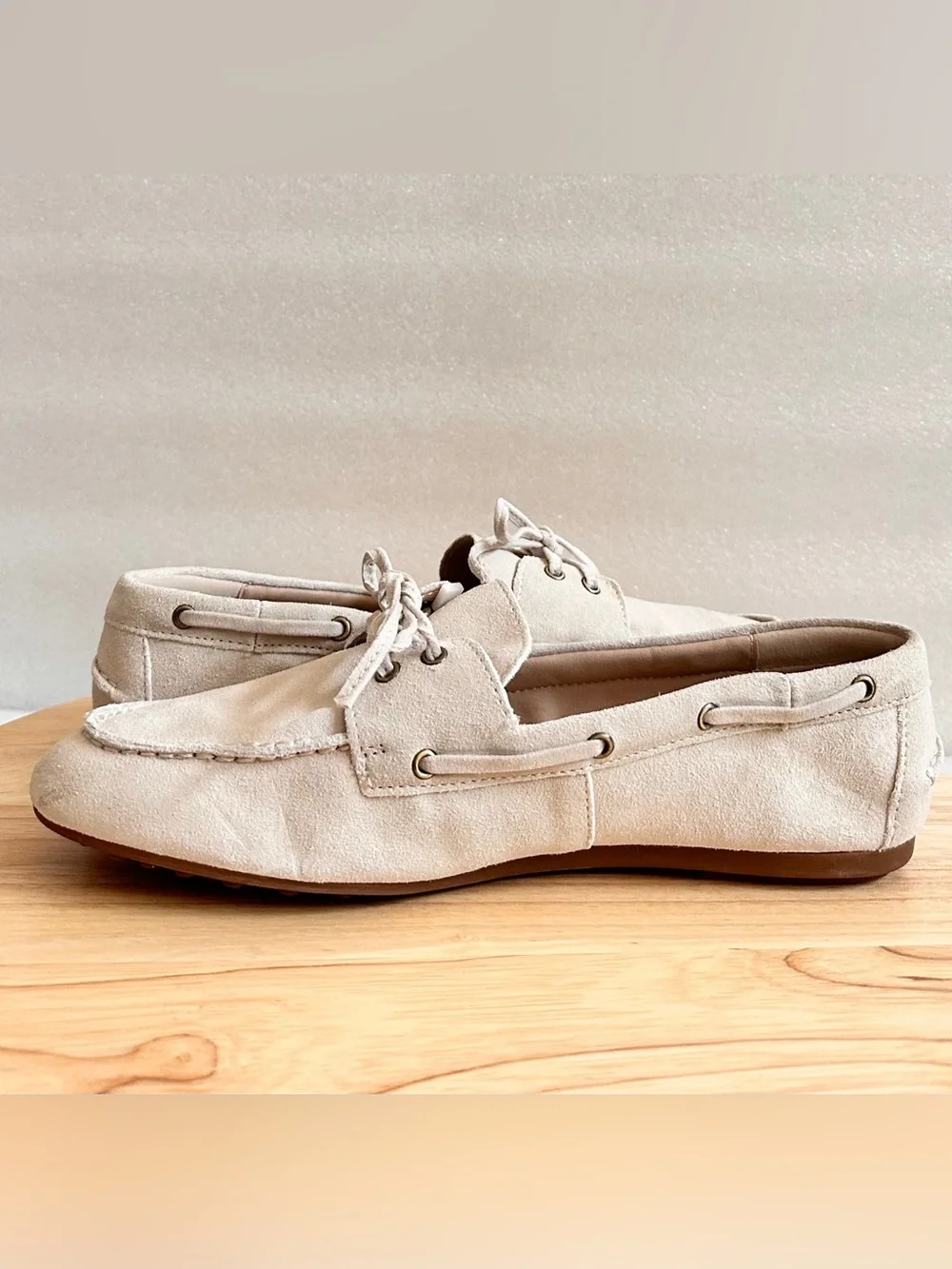 NWOT. Lucky Brand Men’s Light Cream Leather Suede Boat Shoes Size 8.5M